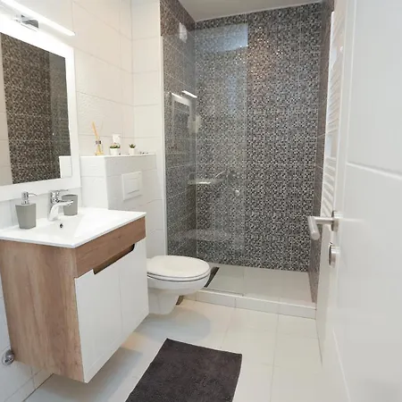Apartman Una *